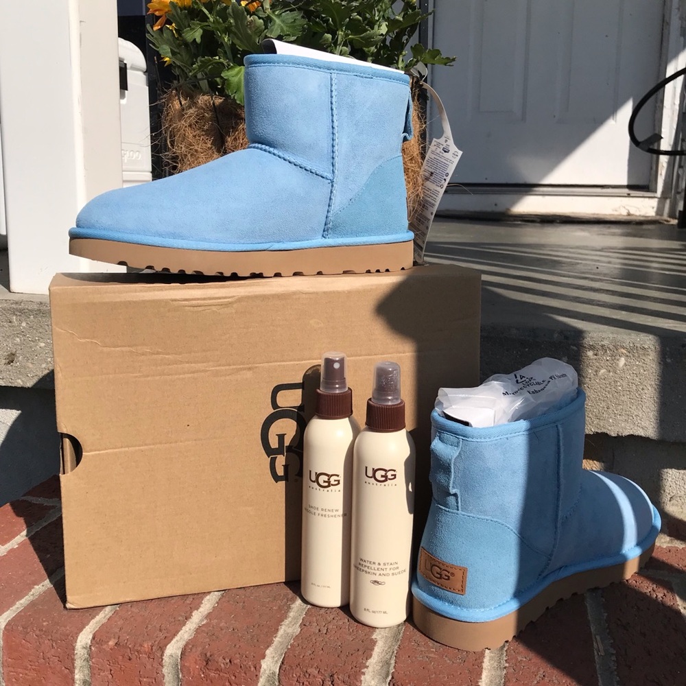 🌟UGG Women’s Classic Mini🌟